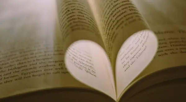 Książki romantyczne. Za co je kochamy?